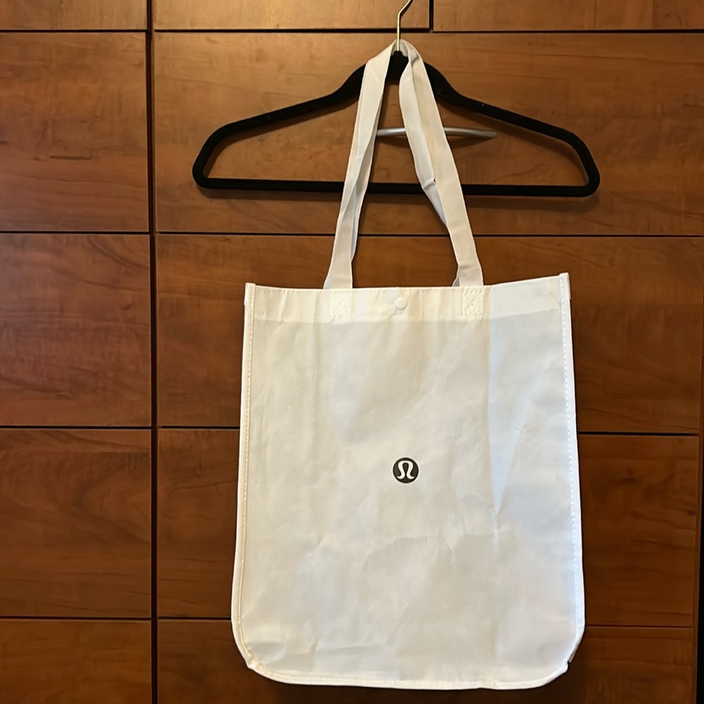 Lululemon shopping bag